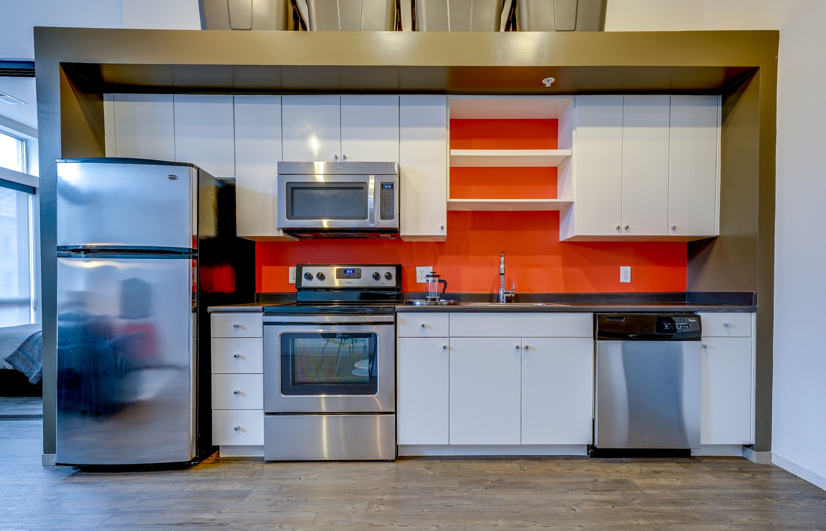 TheAxis_LuxuryApartmentCommunity_Kitchen_UnionMarketWashingtonDC